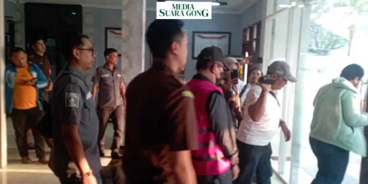 Kejari Malang Tahan Tersangka Baru Kasus Korupsi Rp 8,5 Miliar (Media Suaragong)