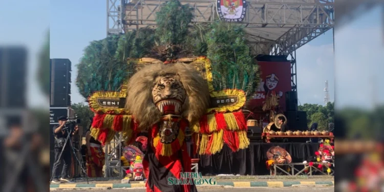 Serunya Kirab Maskot Pilkada Kota Malang 2024 di Lapangan Rampal (Media Suaragong)