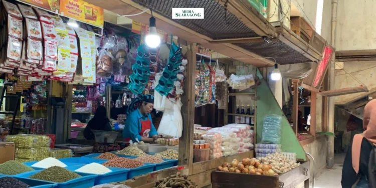 Pasca Kebakaran, Para Pedagang Pasar Baru Barat Comboran Mulai Berdagang Lagi