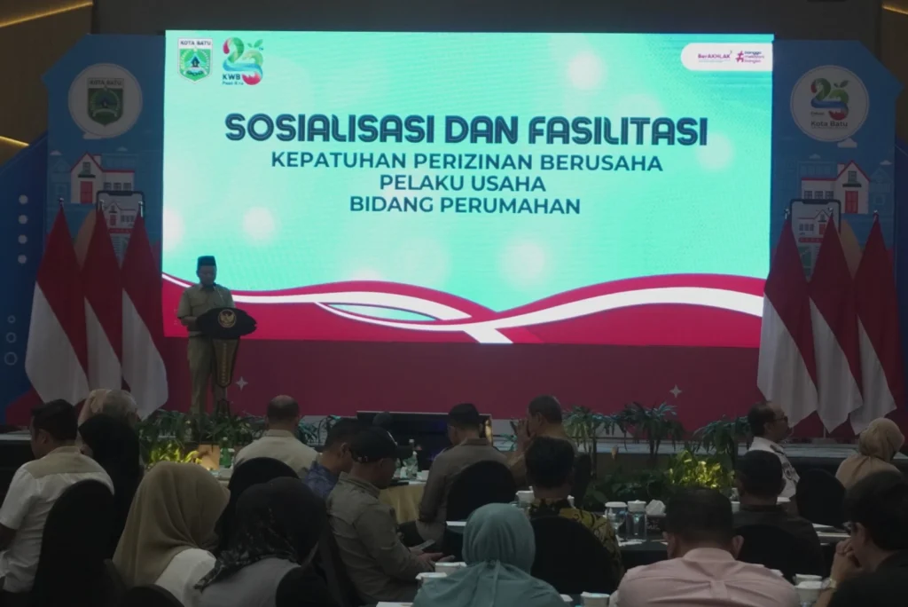 Pemerintah Kota Batu melalui Dinas Penanaman Modal dan Pelayanan Terpadu Satu Pintu (DPMPTSP), menggelar “Sosialisasi dan Fasilitasi Kepatuhan Perizinan Berusaha Pelaku Usaha Bidang Perumahan