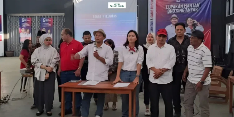 Sam HC dan Ganis memperkenalkan gagasan baru mereka untuk Kota Malang dalam acara diskusi di Maliki Plaza pada Jumat, 11 Oktober 2024, Gagasan tersebut dinamai Program 9 Sing Anyar/sc : PDIP/HC