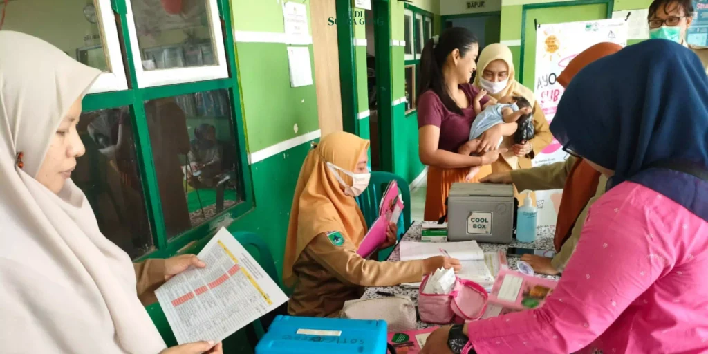 Dinkes Kota Batu lakukan pemeriksaan rutin pada balita baru lahir secara rutin melalui posyandu di masing-masing-masing wilayah.