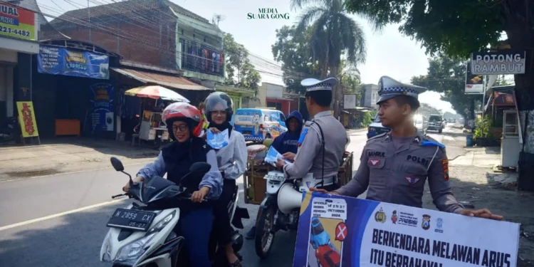 Terus aktif melaksanakan sosialisasi mengenai keselamatan berlalu lintas dalam rangka Operasi Zebra Semeru 2024