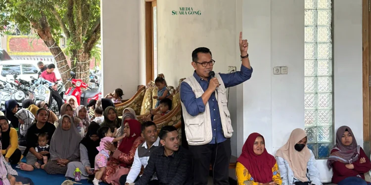 Sapa warga merupakan salah satu program unggulan Paslon nomor urut satu, Nurochman dan Heli Suyanto (NH).