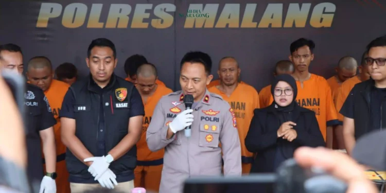 Polres Malang, berhasil mengungkap 16 kasus perjudian dan menangkap 17 tersangka dalam rangka mendukung Program 100 Hari Asta Cita Presiden Republik Indonesia.