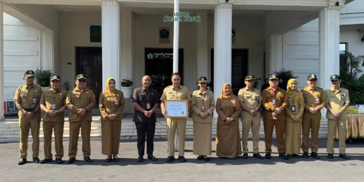 Panen Prestasi, Iwan Kurniawan Ajak Tim Tingkatkan Pelayanan Publik (Prokopim/Media Suaragong)