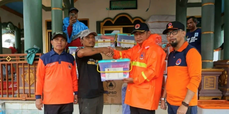 Hujan deras telah melanda wilayah Malang Selatan pada Kamis (28/11/2024), menyebabkan banjir dan tanah longsor di sejumlah titik.